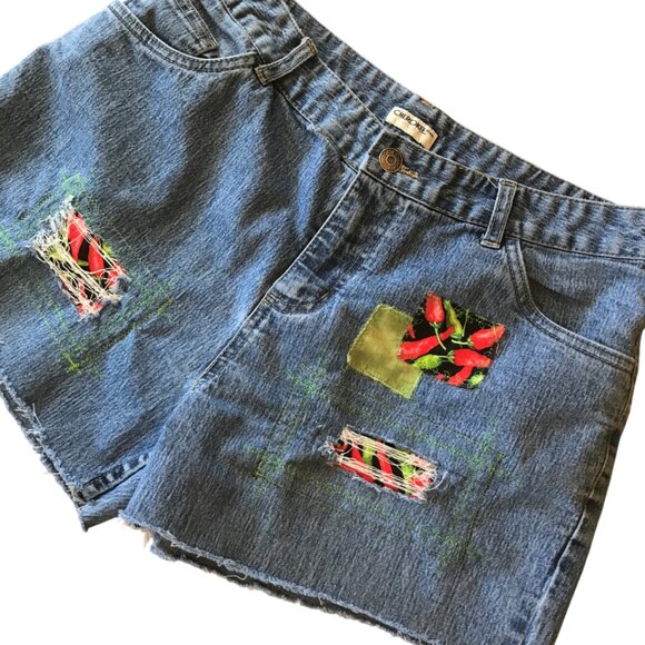 Upcycled Denim Ripped Jean Cutoff Shorts, Chili Peppers Theme, Women’s Size 6 - Picture 6 of 14